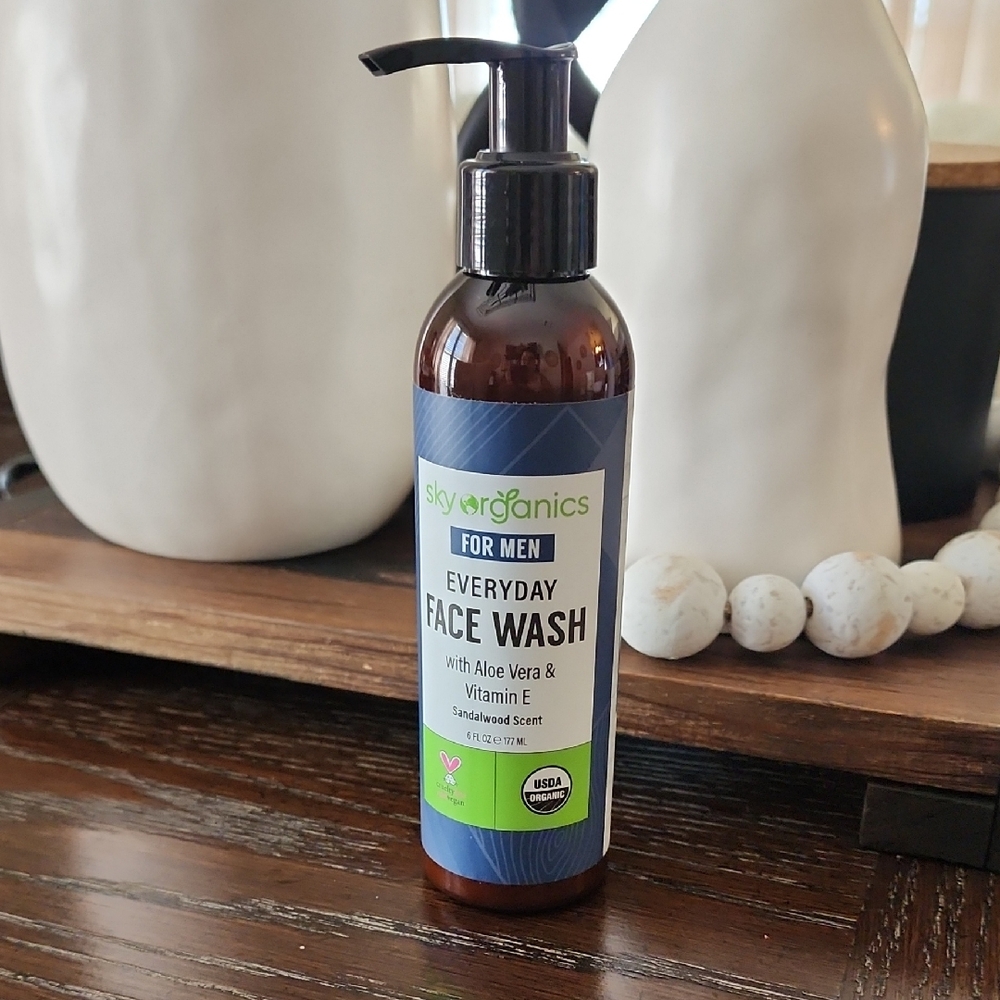 NWOT Men's Everyday Face Wash - Brown and Black